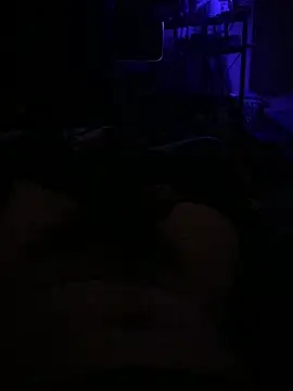 Snapshot of gucky25 chatting on 02-05-26, 01:27 gucky25 online show from 02-05-26, 01:27