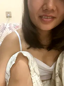 Snapshot of Mier-cn chatting on 09-19-25, 01:34 Mier-cn online show from 09-19-25, 01:34