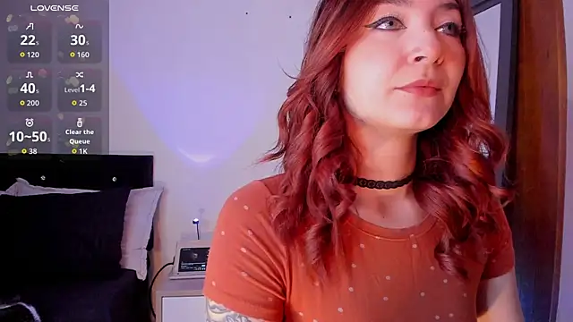 Snapshot of Isis-Blaze chatting on 12-18-25, 07:53 Isis-Blaze online show from 12-18-25, 07:53