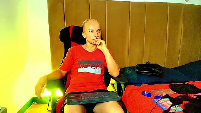 Snapshot of DaddyPoweer chatting on 09-13-25, 11:15 DaddyPoweer online show from 09-13-25, 11:15