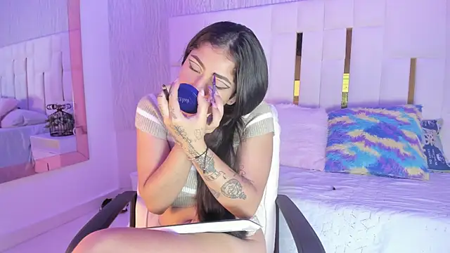 bonnie sm online show from 10-16-25, 02:07