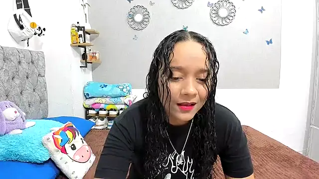 Snapshot of nay_and_aleja1 chatting on 10-04-25, 03:37 nay and aleja1 online show from 10-04-25, 03:37