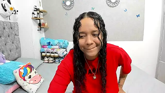 Snapshot of nay_and_aleja1 chatting on 10-09-25, 03:37 nay and aleja1 online show from 10-09-25, 03:37