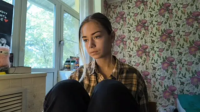 Snapshot of Witching_Moon chatting on 09-09-25, 08:03 Witching Moon online show from 09-09-25, 08:03