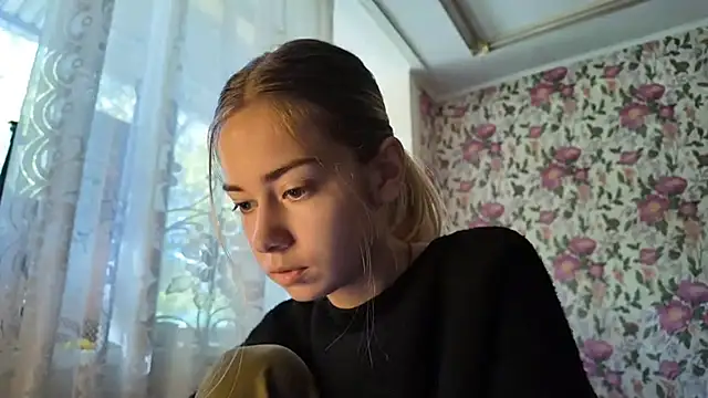 Snapshot of Witching_Moon chatting on 09-13-25, 08:14 Witching Moon online show from 09-13-25, 08:14