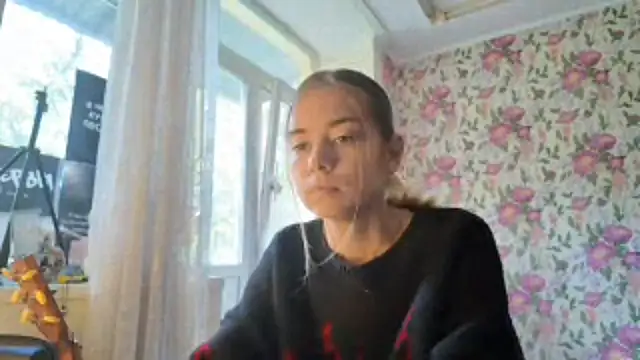 Snapshot of Witching_Moon chatting on 09-23-25, 08:17 Witching Moon online show from 09-23-25, 08:17