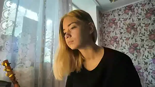 Snapshot of Witching_Moon chatting on 09-26-25, 07:45 Witching Moon online show from 09-26-25, 07:45