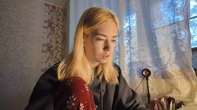 Snapshot of Witching_Moon chatting on 10-06-25, 07:50 Witching Moon online show from 10-06-25, 07:50