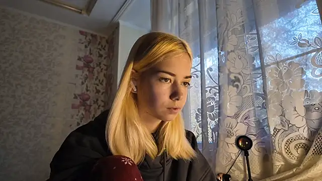 Snapshot of Witching_Moon chatting on 10-07-25, 07:27 Witching Moon online show from 10-07-25, 07:27