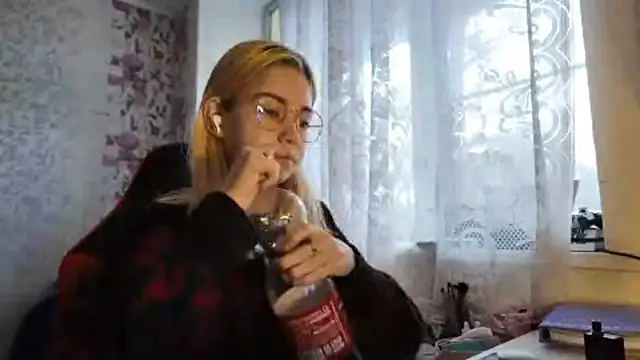 Snapshot of Witching_Moon chatting on 11-19-25, 07:30 Witching Moon online show from 11-19-25, 07:30