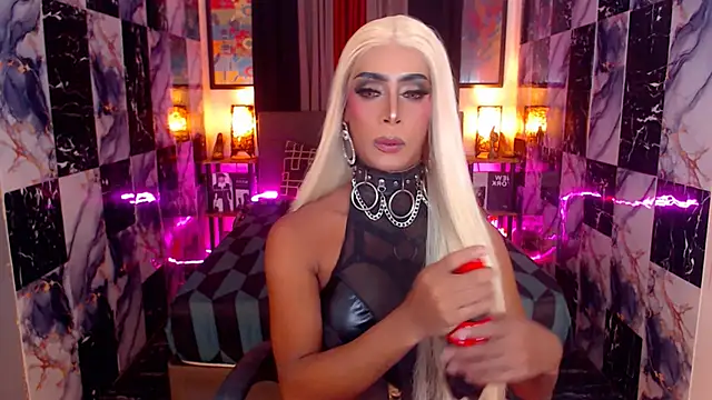 Snapshot of SeductiveAshleyTS chatting on 11-06-25, 06:03 SeductiveAshleyTS online show from 11-06-25, 06:03