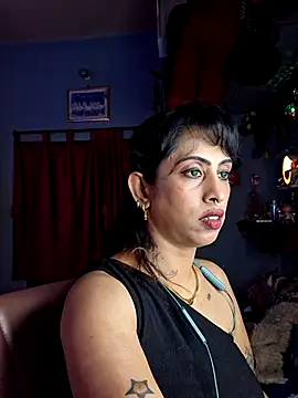 Love Beauty01 online show from 04-18-26, 06:56