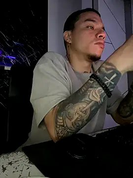 Snapshot of AlphaMasterXxx chatting on 09-12-25, 12:38 AlphaMasterXxx online show from 09-12-25, 12:38