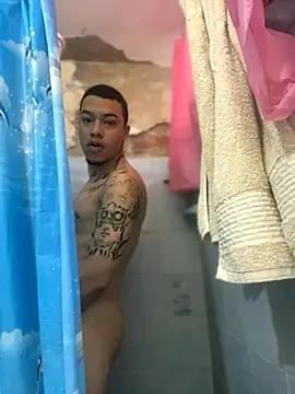 Snapshot of AlphaMasterXxx chatting on 09-14-25, 01:10 AlphaMasterXxx online show from 09-14-25, 01:10