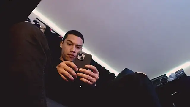 Snapshot of AlphaMasterXxx chatting on 09-15-25, 04:23 AlphaMasterXxx online show from 09-15-25, 04:23