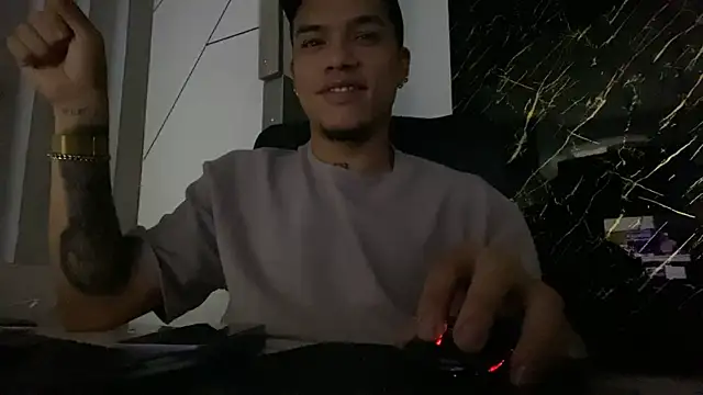 Snapshot of AlphaMasterXxx chatting on 09-17-25, 12:56 AlphaMasterXxx online show from 09-17-25, 12:56