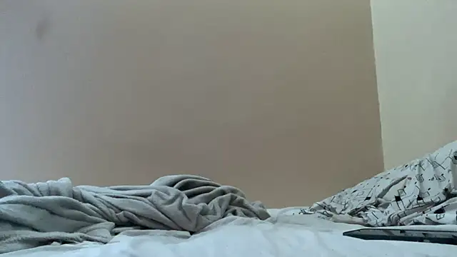 Snapshot of AlphaMasterXxx chatting on 09-21-25, 03:57 AlphaMasterXxx online show from 09-21-25, 03:57