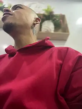 Snapshot of AlphaMasterXxx chatting on 10-12-25, 12:09 AlphaMasterXxx online show from 10-12-25, 12:09