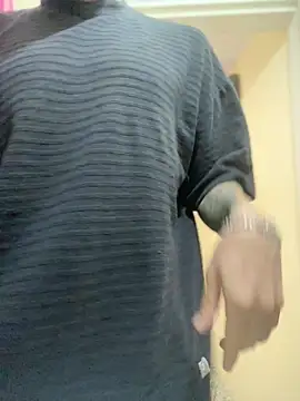 Snapshot of AlphaMasterXxx chatting on 10-13-25, 01:44 AlphaMasterXxx online show from 10-13-25, 01:44