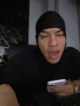 Snapshot of AlphaMasterXxx chatting on 10-15-25, 02:01 AlphaMasterXxx online show from 10-15-25, 02:01