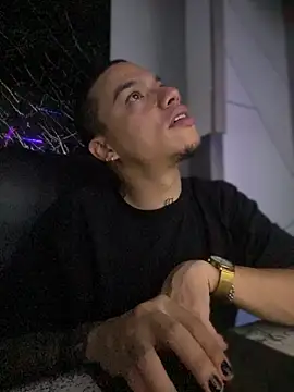 Snapshot of AlphaMasterXxx chatting on 11-01-25, 06:26 AlphaMasterXxx online show from 11-01-25, 06:26