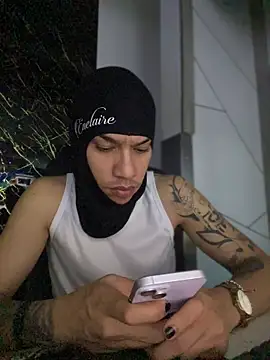 Snapshot of AlphaMasterXxx chatting on 11-11-25, 04:34 AlphaMasterXxx online show from 11-11-25, 04:34