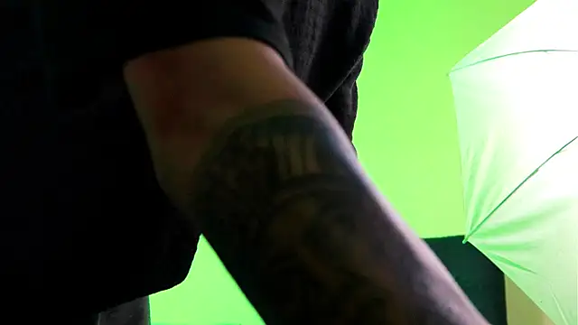 Snapshot of AlphaMasterXxx chatting on 11-11-25, 08:31 AlphaMasterXxx online show from 11-11-25, 08:31