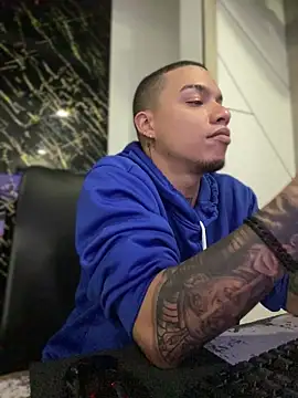 Snapshot of AlphaMasterXxx chatting on 11-20-25, 02:28 AlphaMasterXxx online show from 11-20-25, 02:28