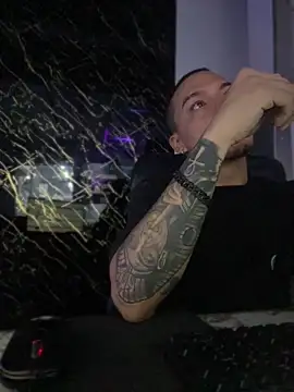 Snapshot of AlphaMasterXxx chatting on 11-25-25, 04:12 AlphaMasterXxx online show from 11-25-25, 04:12