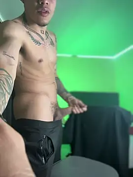 Snapshot of AlphaMasterXxx chatting on 11-29-25, 12:46 AlphaMasterXxx online show from 11-29-25, 12:46