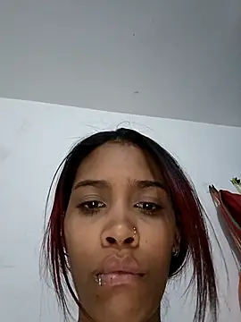 Snapshot of Khalessycute chatting on 10-15-25, 04:56 Khalessycute online show from 10-15-25, 04:56