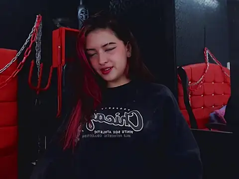 MaviceMur online show from 09-24-25, 04:16