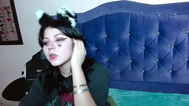 Ginebra Sensual online show from 10-18-25, 01:01