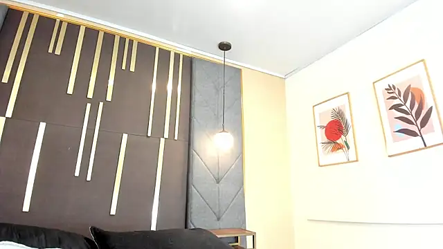 Snapshot of OliviGrace chatting on 06-11-26, 12:32 OliviGrace online show from 06-11-26, 12:32