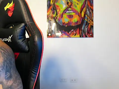 Snapshot of logan_hugh8 chatting on 09-23-25, 03:53 logan hugh8 online show from 09-23-25, 03:53