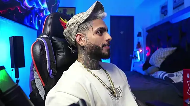 Snapshot of logan_hugh8 chatting on 02-03-26, 06:40 logan hugh8 online show from 02-03-26, 06:40