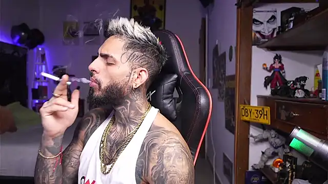 logan hugh8 online show from 04-12-26, 09:20