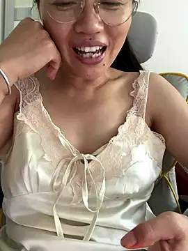 Snapshot of coco-o chatting on 09-19-25, 08:49 coco-o online show from 09-19-25, 08:49