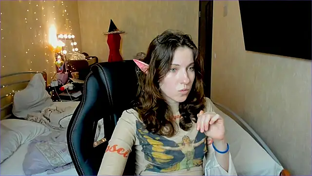 Agata in Wonderland online show from 10-12-25, 07:35