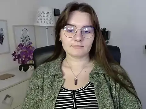 Julie Diamond online show from 09-15-25, 12:38