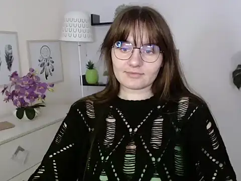 Julie Diamond online show from 10-15-25, 01:22