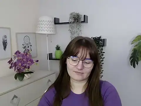 Julie Diamond online show from 12-15-25, 01:37