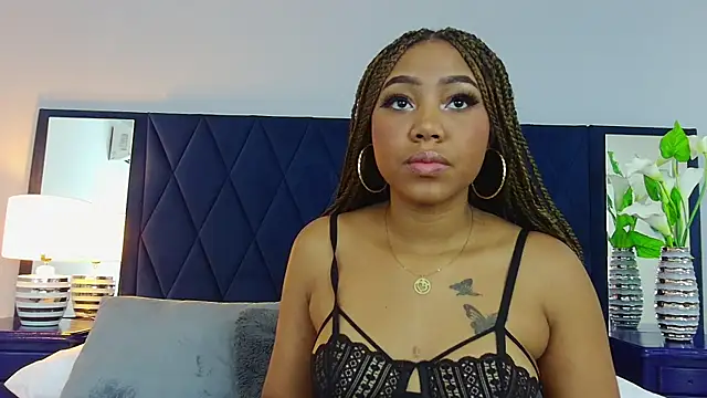 Snapshot of AngelaRoberts chatting on 09-13-25, 03:50 AngelaRoberts online show from 09-13-25, 03:50