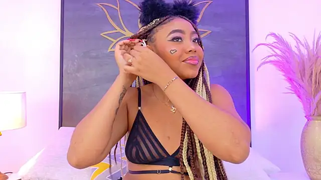 Snapshot of AngelaRoberts chatting on 11-17-25, 03:45 AngelaRoberts online show from 11-17-25, 03:45