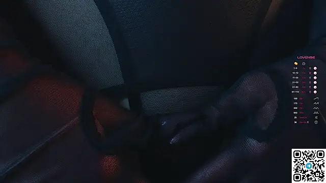 Snapshot of GildedKitten chatting on 09-30-25, 06:13 GildedKitten online show from 09-30-25, 06:13