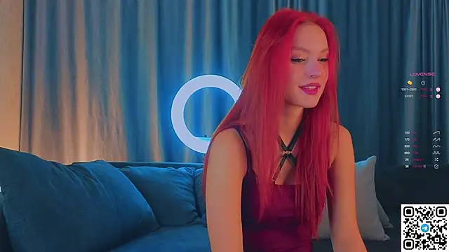 Snapshot of GildedKitten chatting on 10-14-25, 06:09 GildedKitten online show from 10-14-25, 06:09