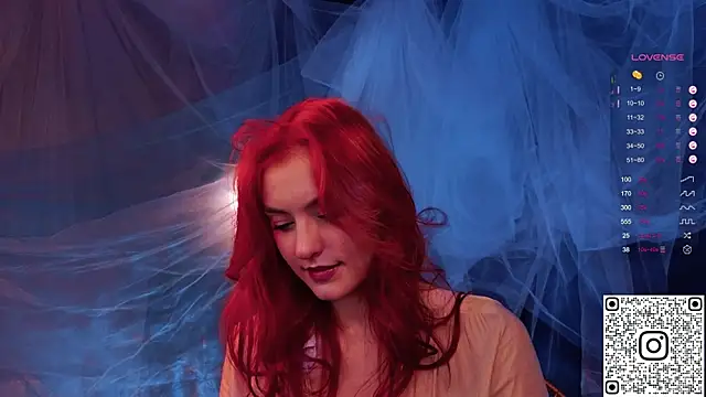 Snapshot of GildedKitten chatting on 12-05-25, 06:15 GildedKitten online show from 12-05-25, 06:15