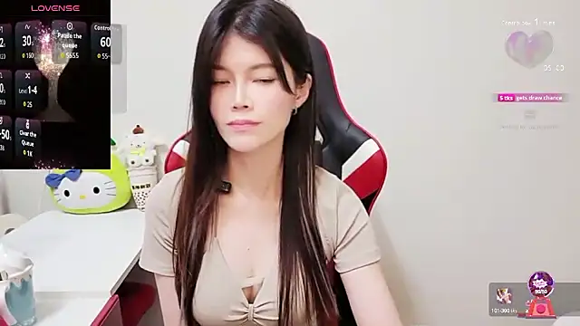 Snapshot of Alina10932 chatting on 09-15-25, 06:57 Alina10932 online show from 09-15-25, 06:57