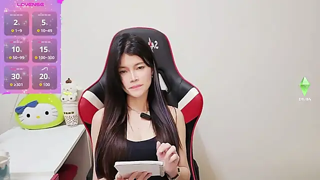 Snapshot of Alina10932 chatting on 09-30-25, 07:13 Alina10932 online show from 09-30-25, 07:13