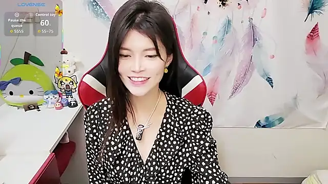 Snapshot of Alina10932 chatting on 11-27-25, 09:11 Alina10932 online show from 11-27-25, 09:11